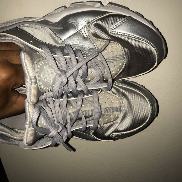 Nike - Picture 2 of 3